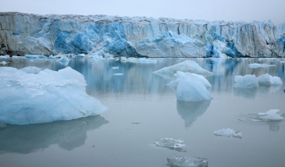 Topniejący lód Arktyki
