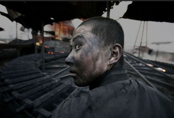 Robotnik fabryczny w mieście Wuhai Robotnik fabryczny w mieście Wuhai