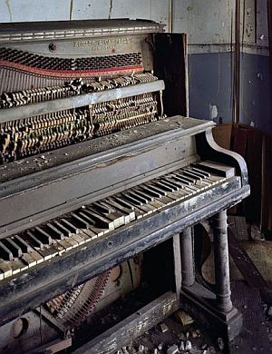 Pianino, Saint Albertus School 