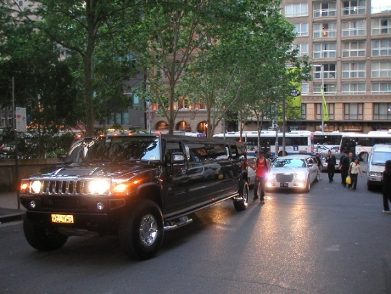 hummer-in-city hummer-in-city
