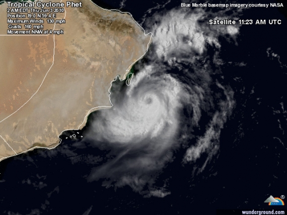 Zdjęcie satelitarne cyklonu Phet