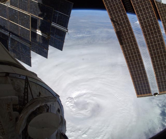 Huragan Earl widziany z międzynarodowej stacji kosmicznej.