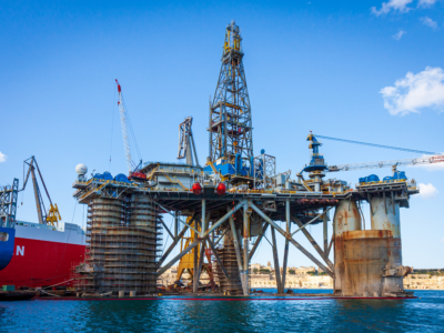 Platforma wydobywcza. Źródło: Canva.