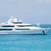 Jacht - symbol luksusu i jedna z najgorszych form podróży z perspektywy ochrony klimatu.