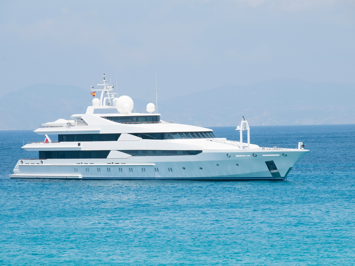 Jacht - symbol luksusu i jedna z najgorszych form podróży z perspektywy ochrony klimatu.