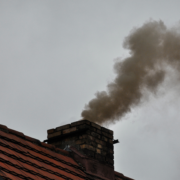 Dym ulatujący z komina