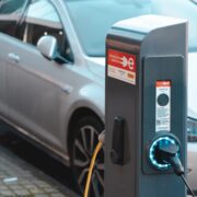Parlament Europejski stawia tylko na samochody elektryczne. Ale dopiero od 2035 r.