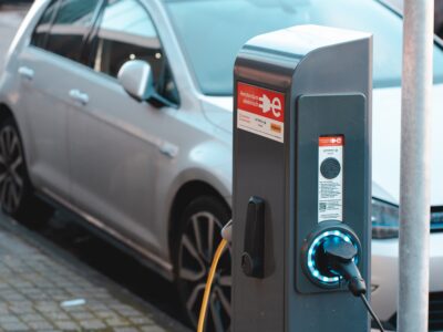Parlament Europejski stawia tylko na samochody elektryczne. Ale dopiero od 2035 r.